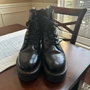 Platform Jadon Dr. Martens